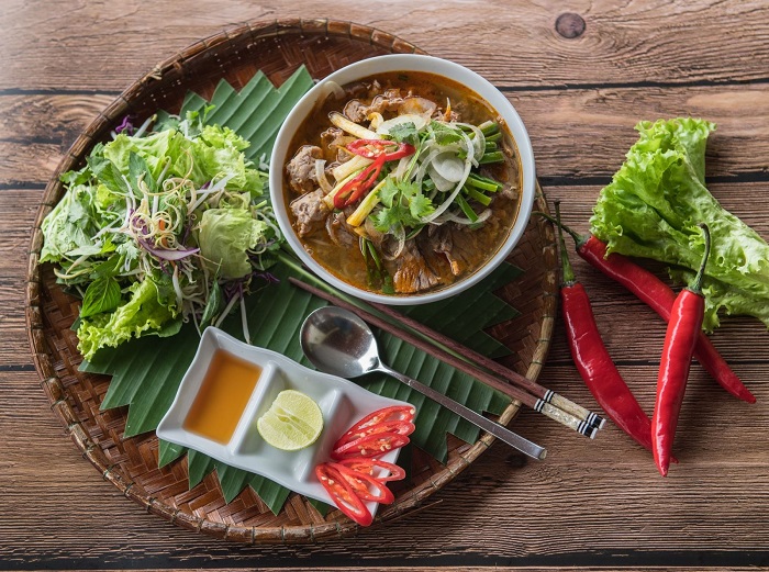 Bún bò Huế, Cách nấu bún bò Huế, Bún bò Huế ngon, Quán bún bò Huế, Đặc sản bún bò Huế, Bún bò Huế công thức, Bún bò Huế chính gốc, Bún bò Huế nguyên liệu, Bún bò Huế Huế , Bún bò Huế hương vị, địa chỉ quán bún bò Huế ngon